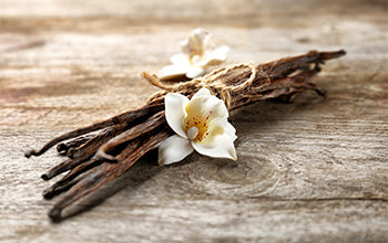 Vanilla Essential Oil: Benefits & Its Sensual Uses