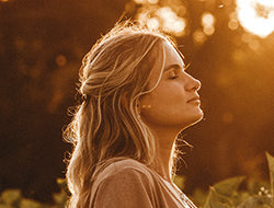 15 Essential Oils For Nausea: What Works and How to Use Them